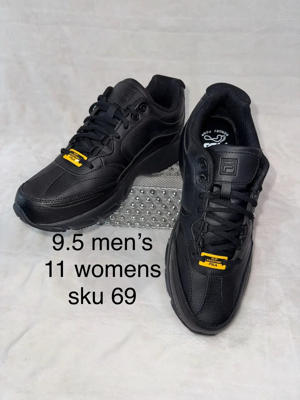 Fila Men's 9.5, Women’s 11, Black Athletic memory Workshift SR Trainer Shoes
